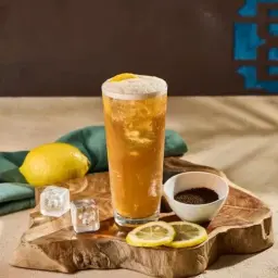 شاي مثلج بأعشاب الليمون